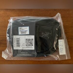 BRAND NEW Arc'teryx Mantis 1 Waistpack Black 25817 Rare Bag Outdoors Lightweight
